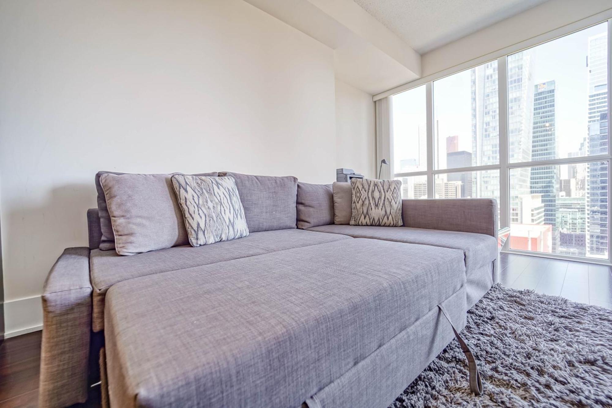 Chol Furnished Suites Heart Of Downtown Toronto, 2 Beds, Free Parking, Cn Tower View المظهر الخارجي الصورة