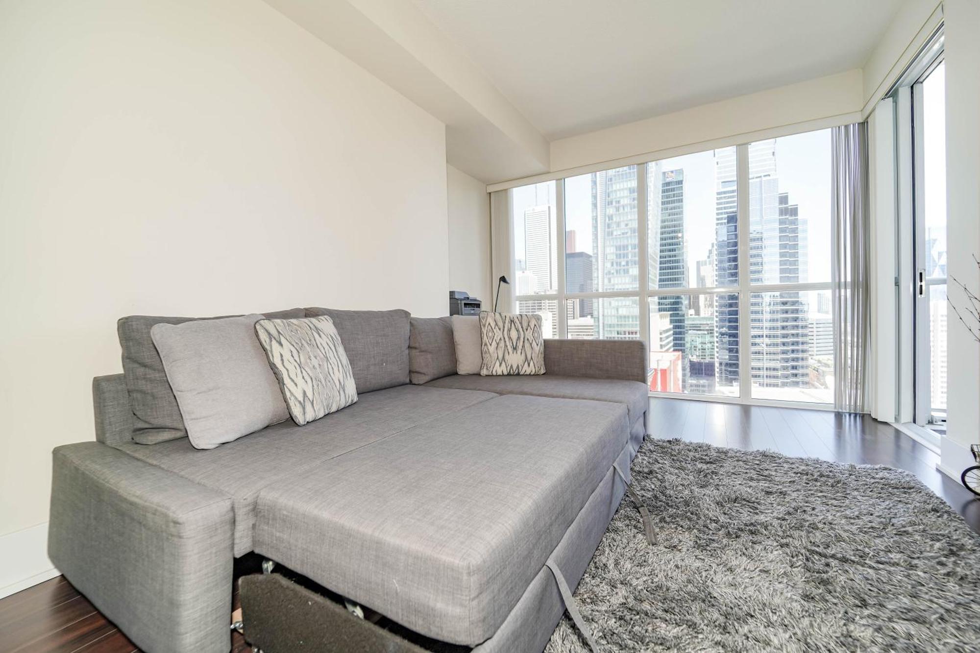 Chol Furnished Suites Heart Of Downtown Toronto, 2 Beds, Free Parking, Cn Tower View المظهر الخارجي الصورة