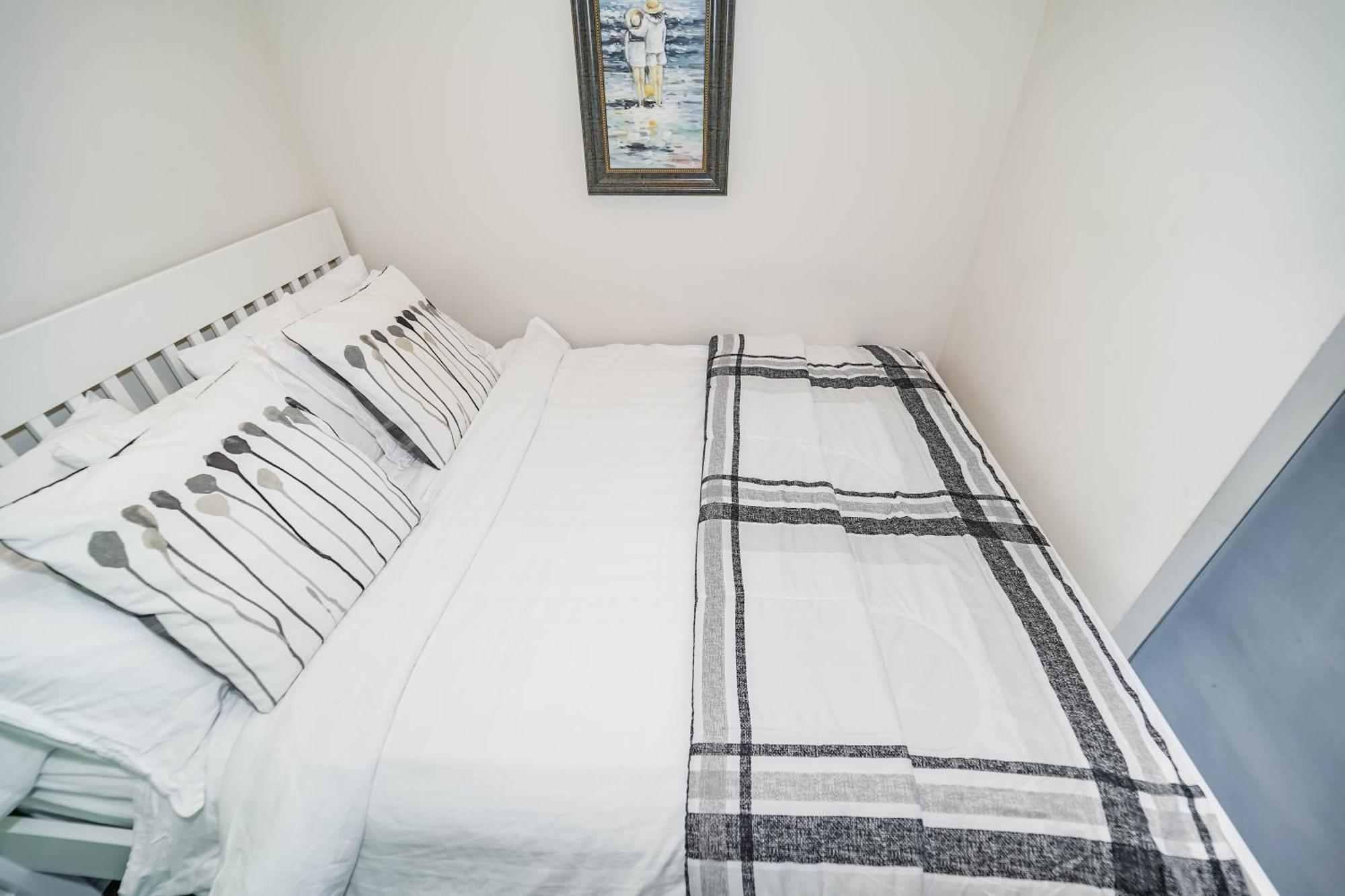 Chol Furnished Suites Heart Of Downtown Toronto, 2 Beds, Free Parking, Cn Tower View المظهر الخارجي الصورة