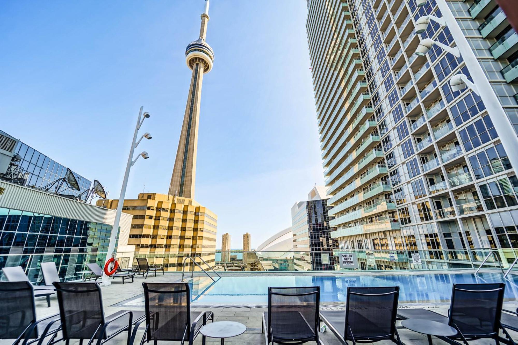 Chol Furnished Suites Heart Of Downtown Toronto, 2 Beds, Free Parking, Cn Tower View المظهر الخارجي الصورة