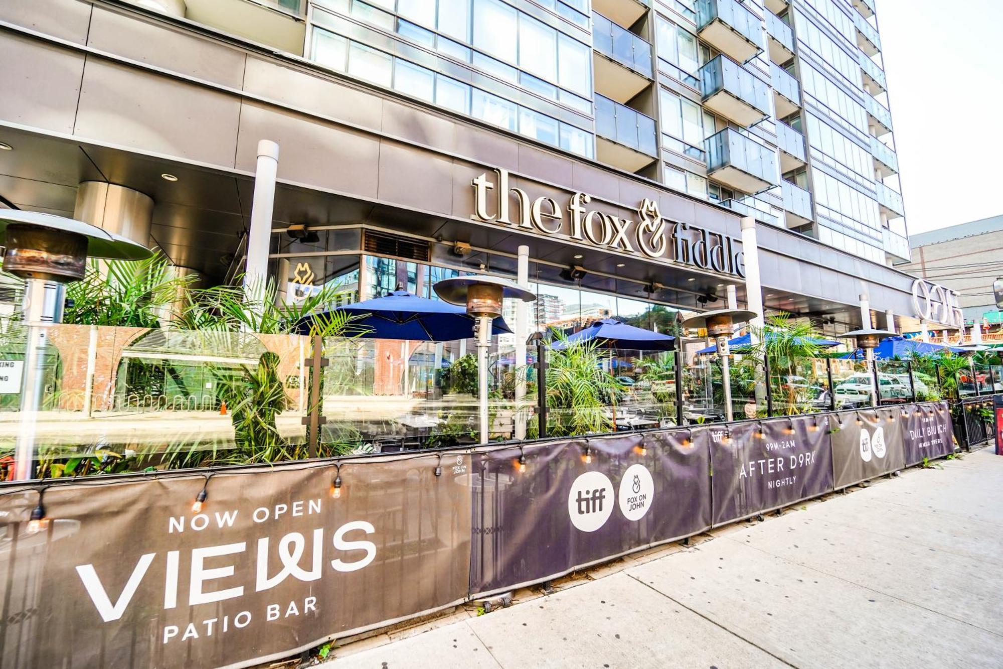 Chol Furnished Suites Heart Of Downtown Toronto, 2 Beds, Free Parking, Cn Tower View المظهر الخارجي الصورة