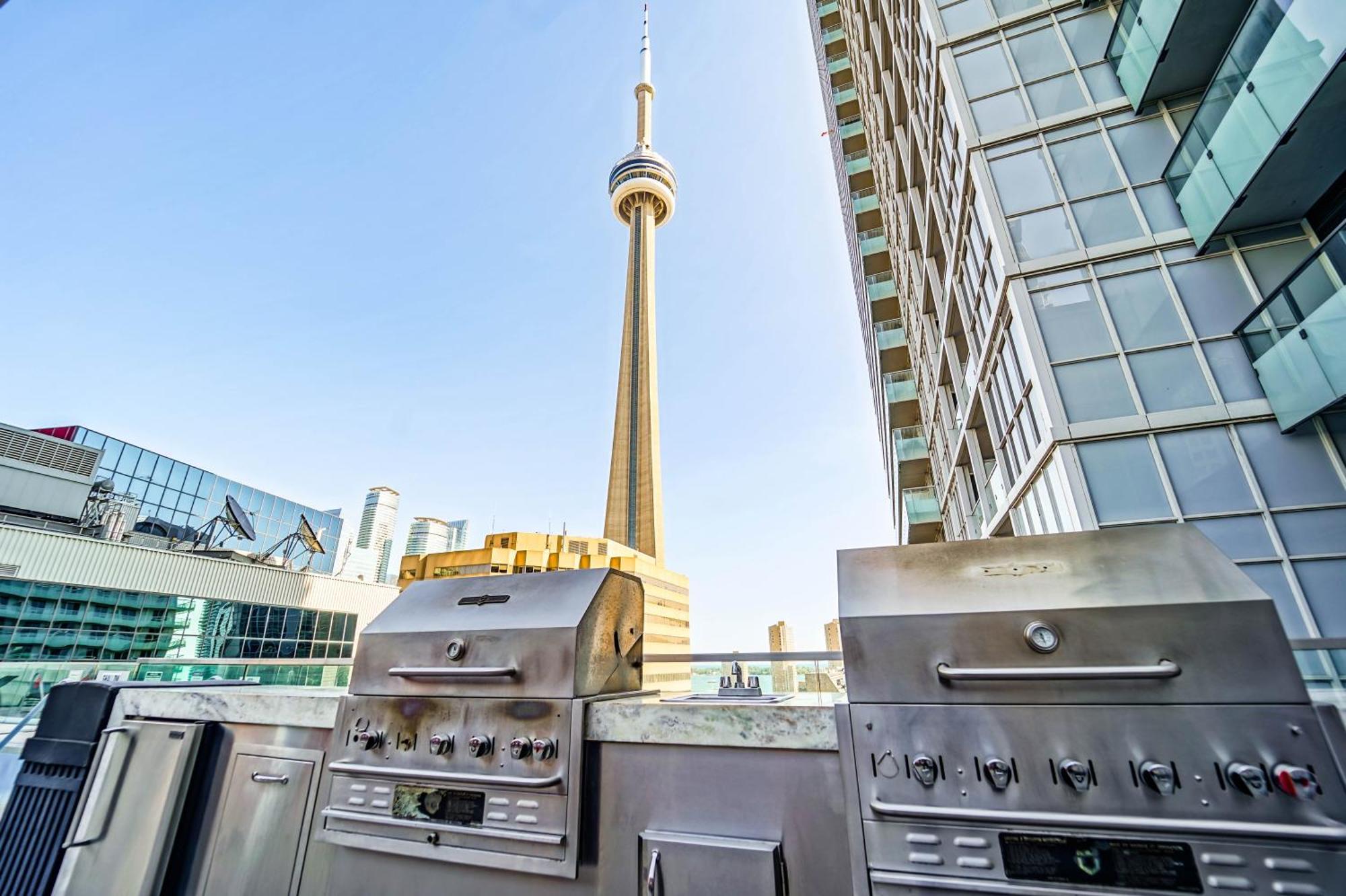 Chol Furnished Suites Heart Of Downtown Toronto, 2 Beds, Free Parking, Cn Tower View المظهر الخارجي الصورة